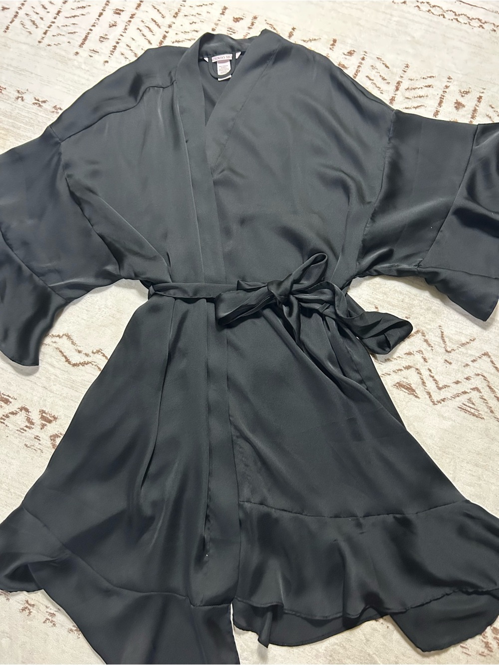 Victoria’s Secret Black Satin Feel Kimono Wrap Robe Ruffle Trim M/L - Picture 4 of 9